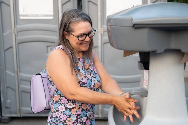 Best Porta potty rental near me  in Finneytown, OH